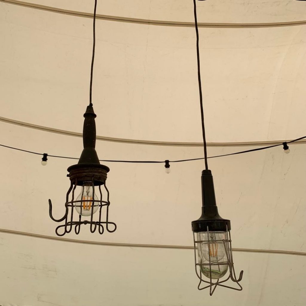 vintage looplampen uit industrie of landbouw
